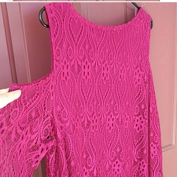 Cold Shoulder Lace Dress - Picture 7 of 7
